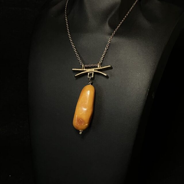 Baltic Amber Necklace by Deanne McKeown DMK5053