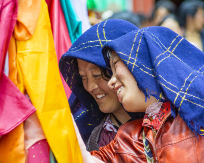 Shopping Together by Martos Hoffman 45J